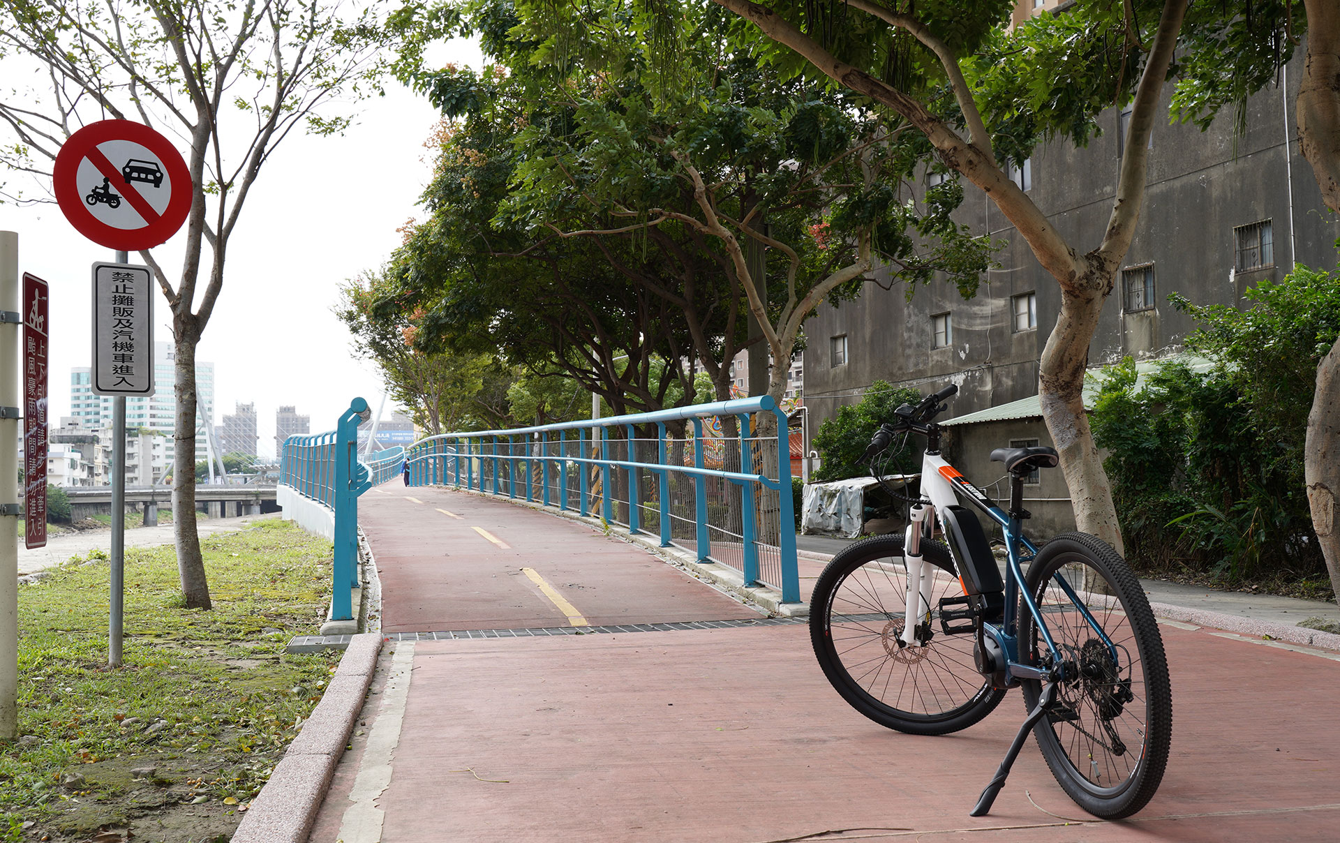 桃園單車路線推薦：南崁溪水岸自行車道-南崁溪印象大橋